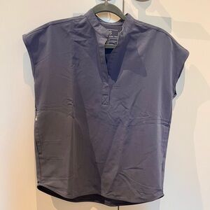 Like new Figs Rafaela™ Oversized Scrub Top - XXS / Space Navy